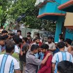 আর্জেন্টিনার খেলায় বিদ্যুৎ না থাকায় ক্ষোভ, পল্লী বিদ্যুৎ অফিসে হামলা - chief tv