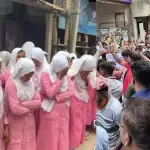 স্কুলছাত্রী মারিয়া হত্যার বিচার ও ফাঁসির দাবিতে শিক্ষক-শিক্ষার্থীদের মানববন্ধন - Chief TV