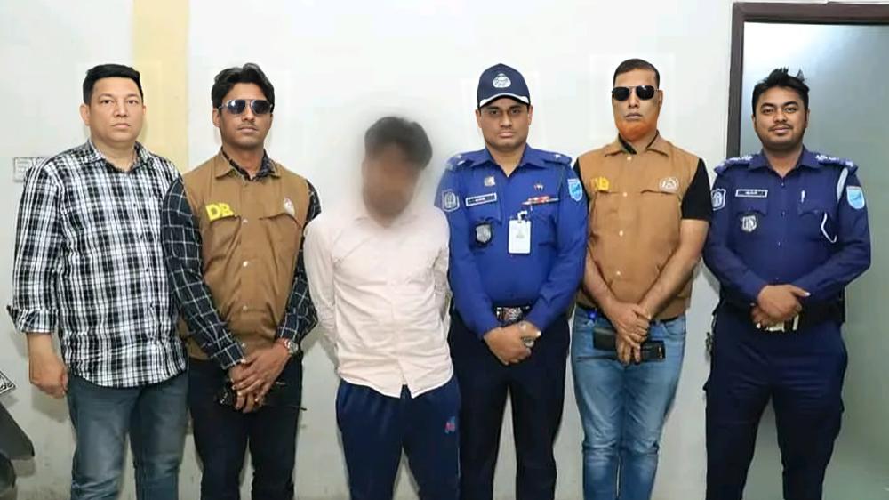 আমেনাকে ধর্ষণ শেষে ওড়না পেঁচিয়ে হত্যা, মূল নায়ক সৎ পিতা আশরাফ! - Chief TV