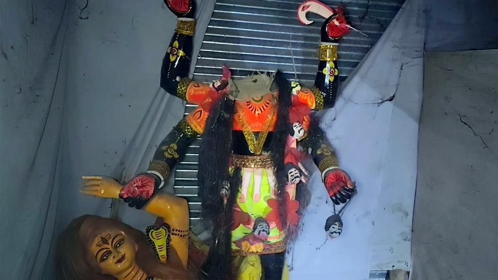 বাউফলে রাতের আধারে প্রতিমা ভাঙচুর - Chief TV