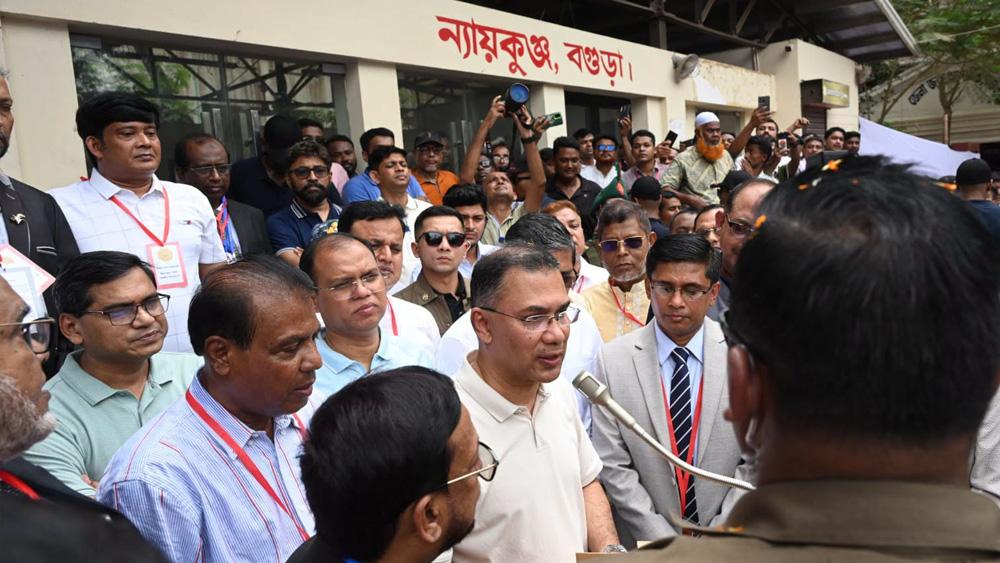 বগুড়া জজ আদালতে ই-বেইল বন্ড সেবার উদ্বোধন করলেন প্রধানমন্ত্রী - 1Chief TV