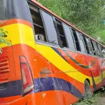 মহাসড়কে বাস-ট্রাক সংঘর্ষ: ইউনিক পরিবহনের চালকের মর্মান্তিক মৃত্যু - Chief TV