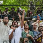 ‘ইনকিলাব জিন্দাবাদ’ স্লোগানে মুখরিত দিল্লির রাজপথ! - Chief TV