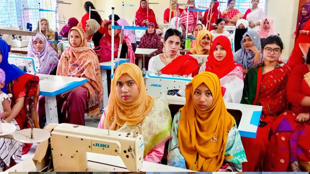 জয়পুরহাটের পাঁচবিবির নারীদের উদ্যোক্তা গড়ালেন এসডিএস - Chief TV