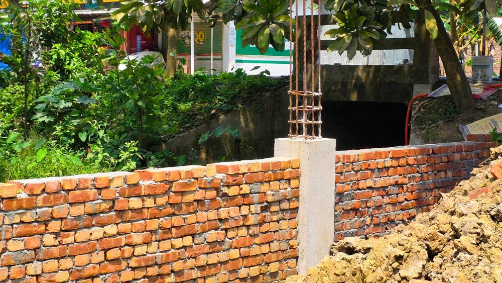 জয়পুরহাটের পাঁচবিবিতে পানি নিস্কাশনের পথ বন্ধ করে বাড়ী নির্মাণের অভিযোগ ব্যাপক ক্ষতির মুখে কৃষকেরা - Chief TV