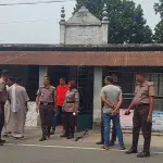 খুলনায় মসজিদে নামাজে দুর্বৃত্তদের গুলি, আহত ২ - Chief TV
