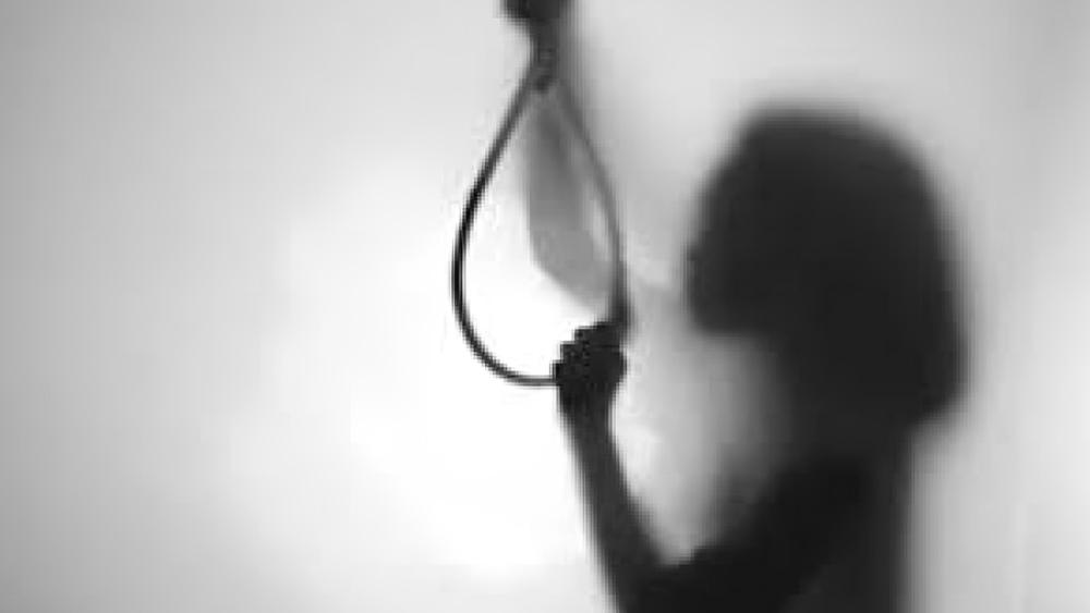 ক্ষেতলালে একই দিনে দুই আ ত্ম হ ত্যা, এলাকায় চাঞ্চল্য - Chief TV