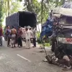 মাদারীপুরে দুই ট্রাকের মুখোমুখি সংঘর্ষ: চালক নিহত, আহত ৪ - Chief TV