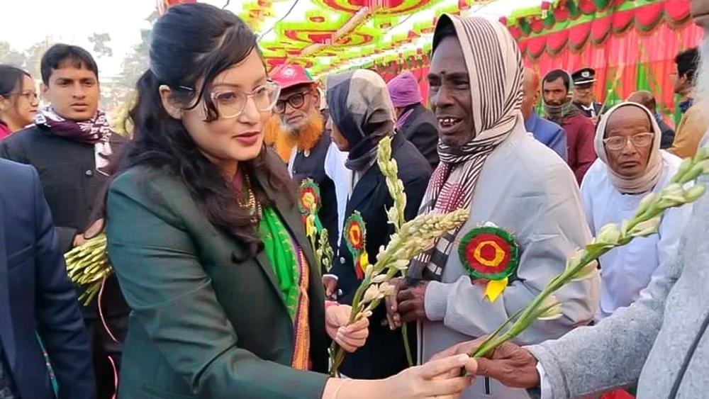 মাঠ প্রশাসনে অকুতোভয় ইউএনও লাক্স সুন্দরী তানজিমা সোহানিয়া - Chief TV 11