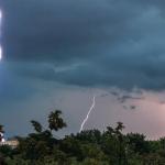 বজ্রাঘাতে কয়েক ঘণ্টায় প্রাণ গেল ১৩ জনের - Chief TV