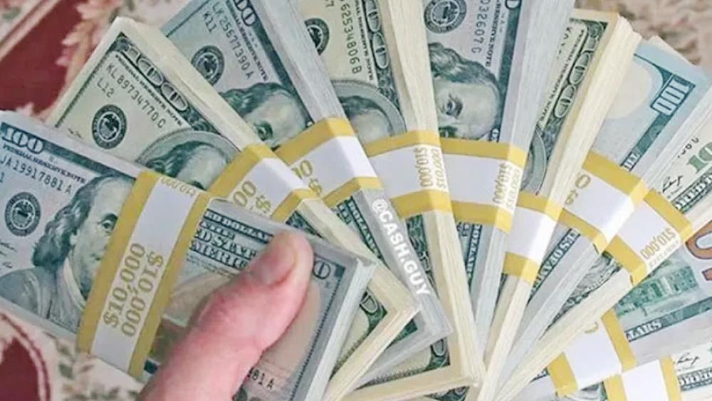 ৪ বছরের মধ্যে সর্বনিম্নে মার্কিন ডলারের দাম - Chief TV