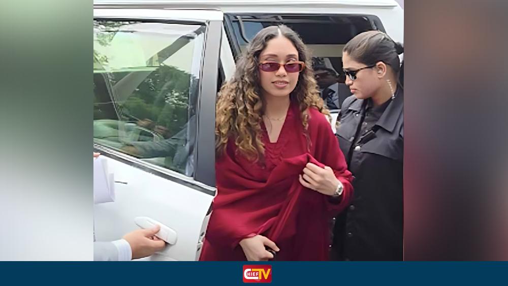 বাংলাদেশ-পাকিস্তান ম্যাচ দেখতে মাঠে জাইমা রহমান - Chief TV