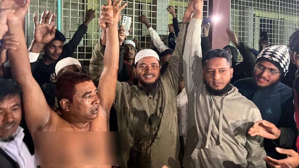 বাউফলে দুধ দিয়ে গোসল করে বিএনপি ছেড়ে জামায়াতে যোগদান - Chief TV