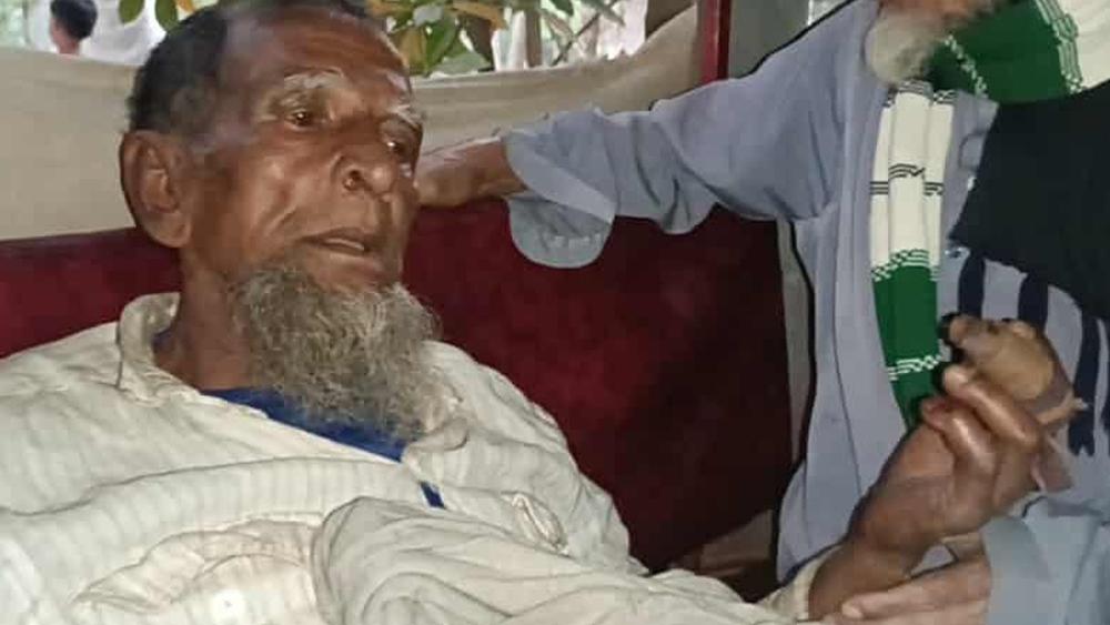 বাউফলে পুত্রবধূর বিরুদ্ধে শ্বশুরকে মারধরের অভিযোগ - Chief TV