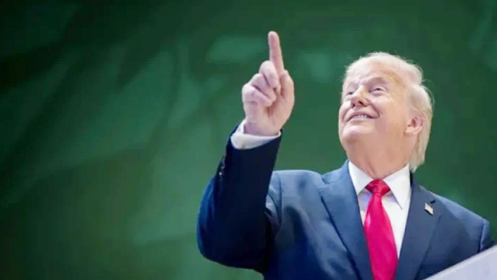 গ্রিনল্যান্ড ইস্যুতে সিদ্ধান্ত বদলালেন ট্রাম্প - Chief TV