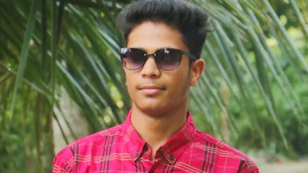 কবিরহাটে তরুণকে কুপিয়ে হত্যা - Chief TV