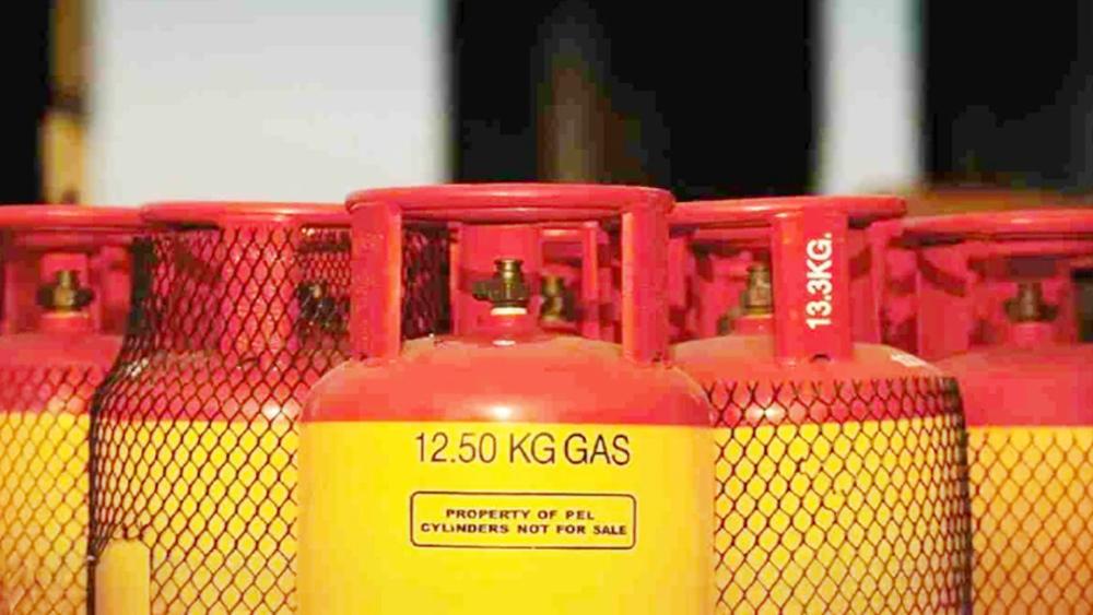 সারাদেশে এলপিজি সিলিন্ডার বিক্রি বন্ধের ঘোষণা - Chief TV