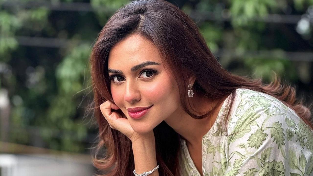 “সবাই বিচারক হয়ে উঠছে, পরিবারগুলো ট্রমায় ডুবছে” - নুসরাত ফারিয়া - Chief TV