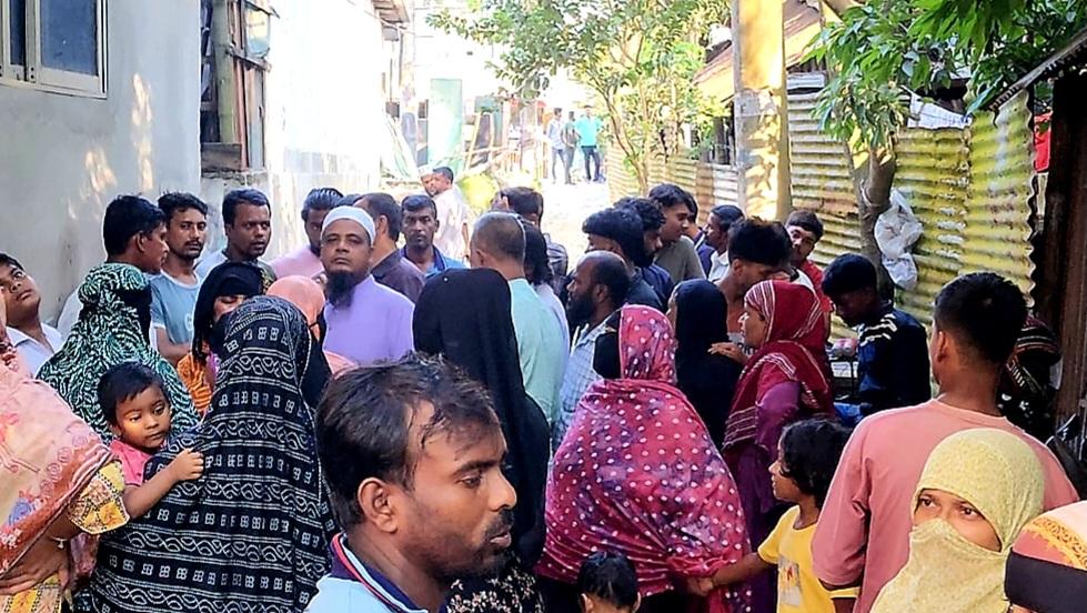 গলায় ফাঁস দেওয়া অবস্থায় গৃহকর্মীর মরদেহ উদ্ধার- Chief TV