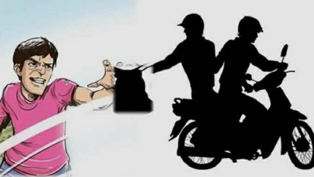 শয়তানের নিঃশ্বাসে খোয়া গেছে ব্যবসায়ীর দুই লক্ষাধিক টাকা! - Chief TV