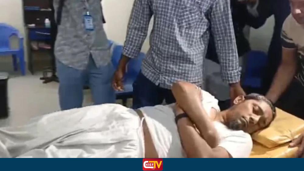 নিজের পিস্তলের গুলিতে পুলিশের এসআই গুলিবিদ্ধ - Chief TV