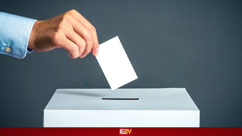 নির্বাচনে হেরে বাড়ি বাড়ি ঘুরে টাকা ফেরত চাইছেন প্রার্থীর স্ত্রী - Chief TV