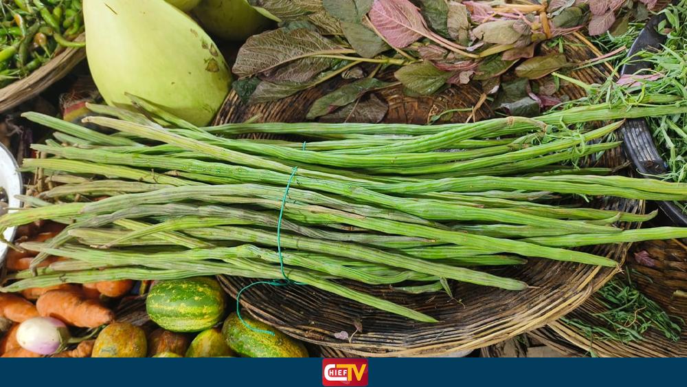 অসময়ে সজনে ডাঁটার দাম ২০০ টাকা কেজি, হতাশ ক্রেতা  - Chief TV