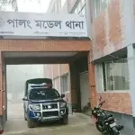 শরীয়তপুরে গৃহবধূকে বিবস্ত্র করে নির্যাতন ও মাথার চুল কর্তন - Chief TV