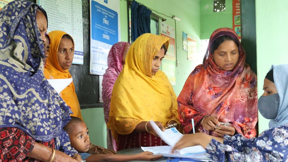 কাউনিয়ায় ও পীরগাছা  প্রান্তিক নারীদের জন্য ফ্রি হেলথ ক্যাম্প অনুষ্ঠিত - Chief TV