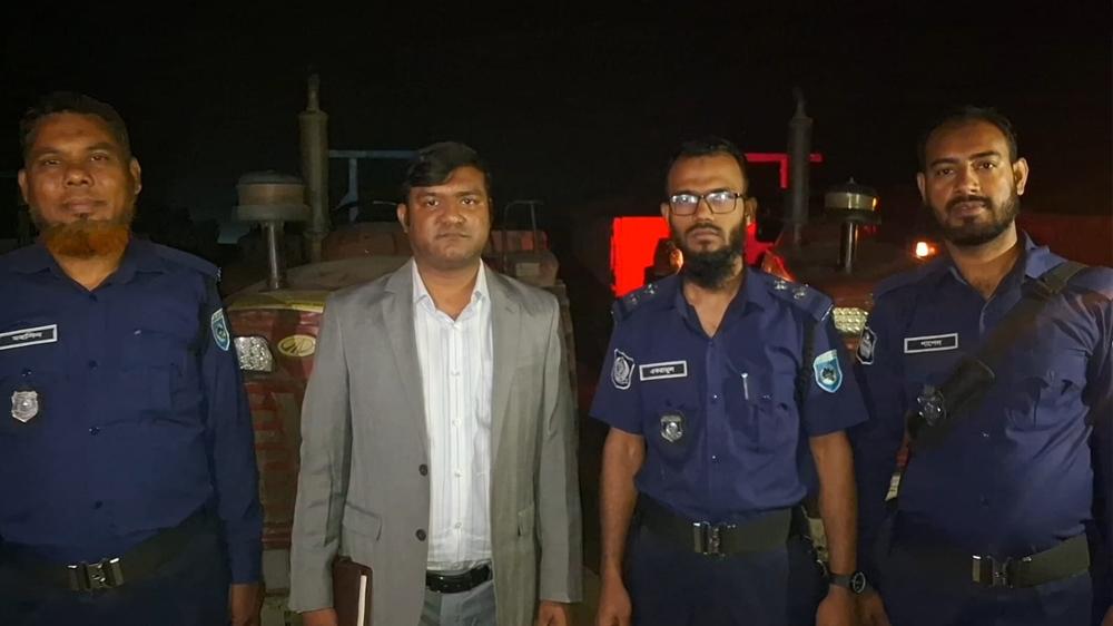 রাতের অভিযানে ধরা, অবৈধ মাটি কাটায় ২ লাখ টাকা জরিমানা - Chief TV